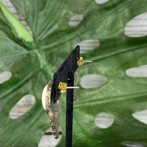 Vintage Bronze & Cream Earrings - Picture 3 of 6